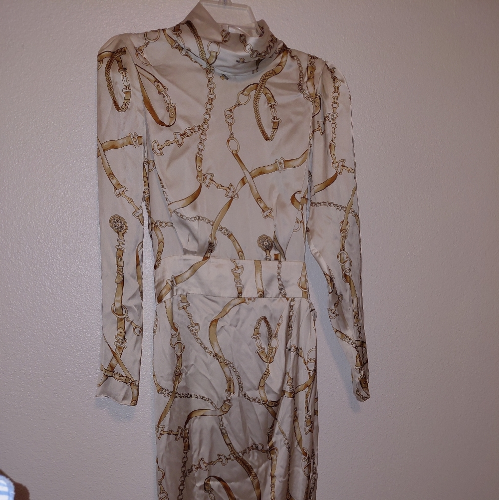 Long Sleeve Chain Print Satin Dress - Cream/Gold - Picture 5 of 9